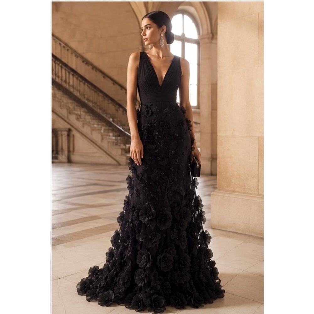 Marchesa Notte Black 3D Floral Appliqué Plunging V-Neck Evening Gown US4 NWT
